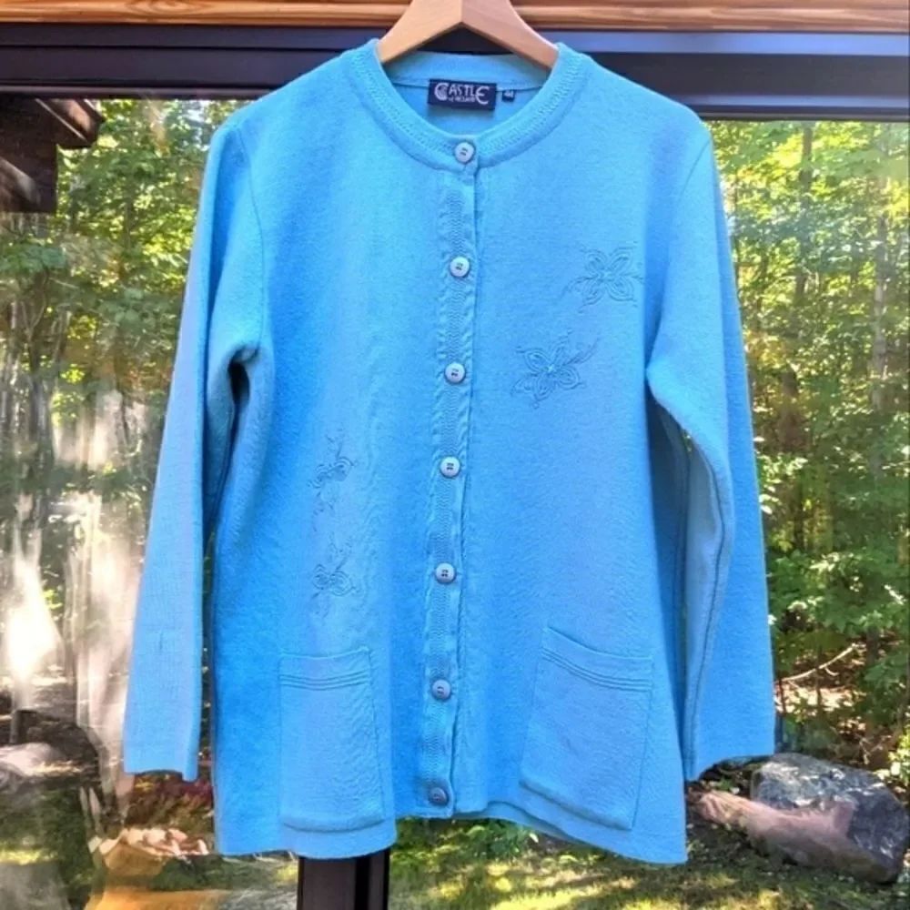 Castle Of Ireland button up cardigan blue green flowers fall winter